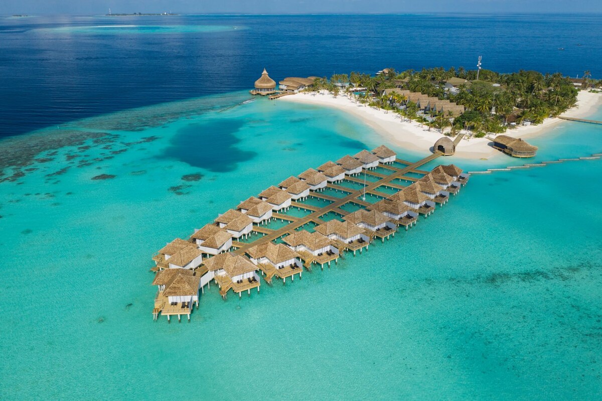 outrigger_maldives_maafushivaru_resort.jpg