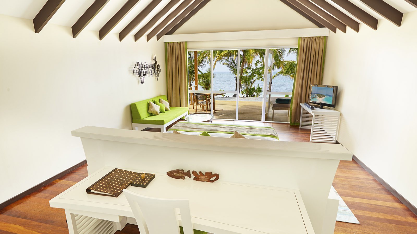 Kuredu_Island_Resort_Maldives_1.jpg